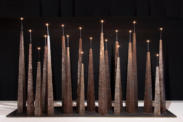 Dix-neuf bougeoirs, 2008-2014 / Nineteen Candlesticks, 2008-2014