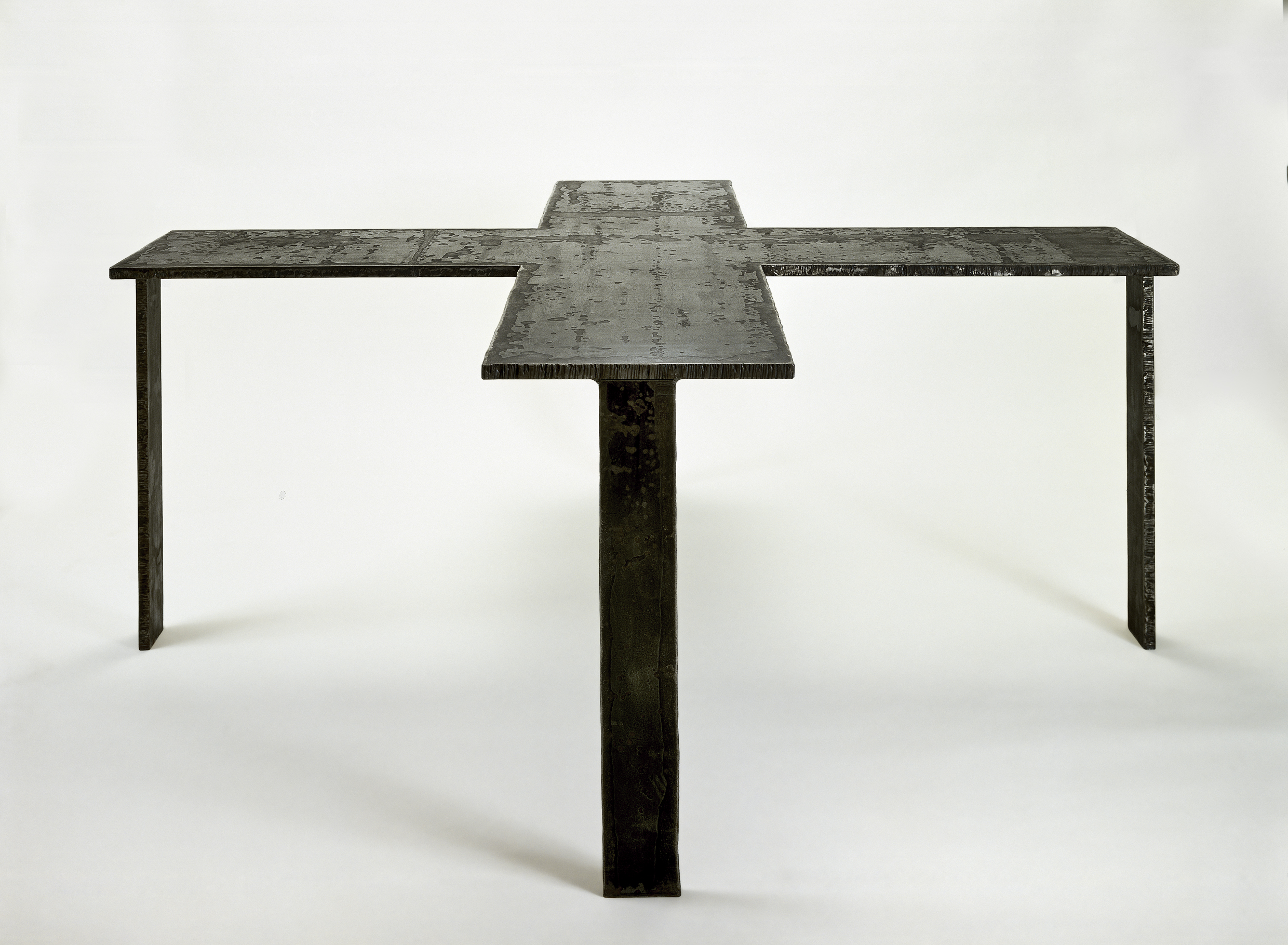 Table (croix), 1990 / Table (Cross), 1990
